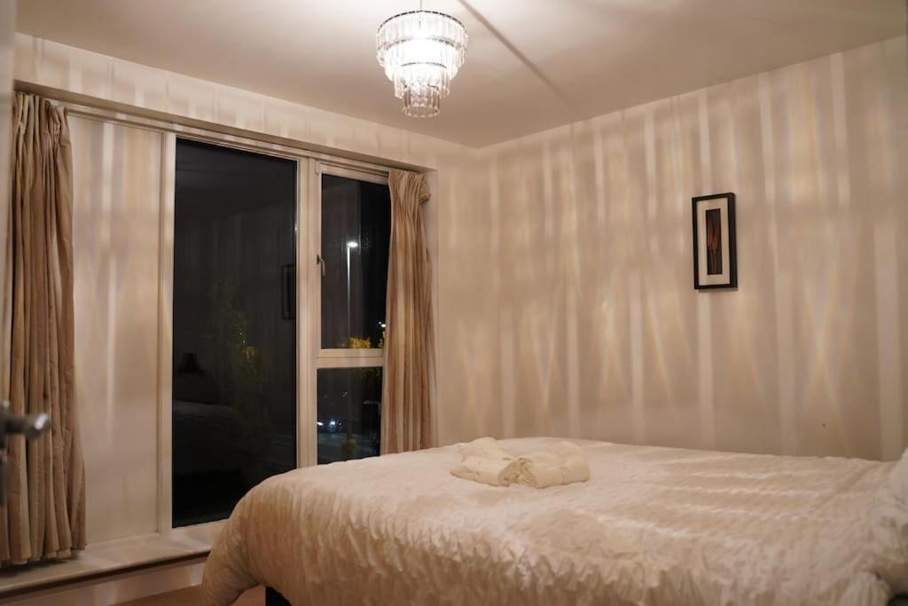 Skyview Retreat Spacious Comfort Lucan Luaran gambar