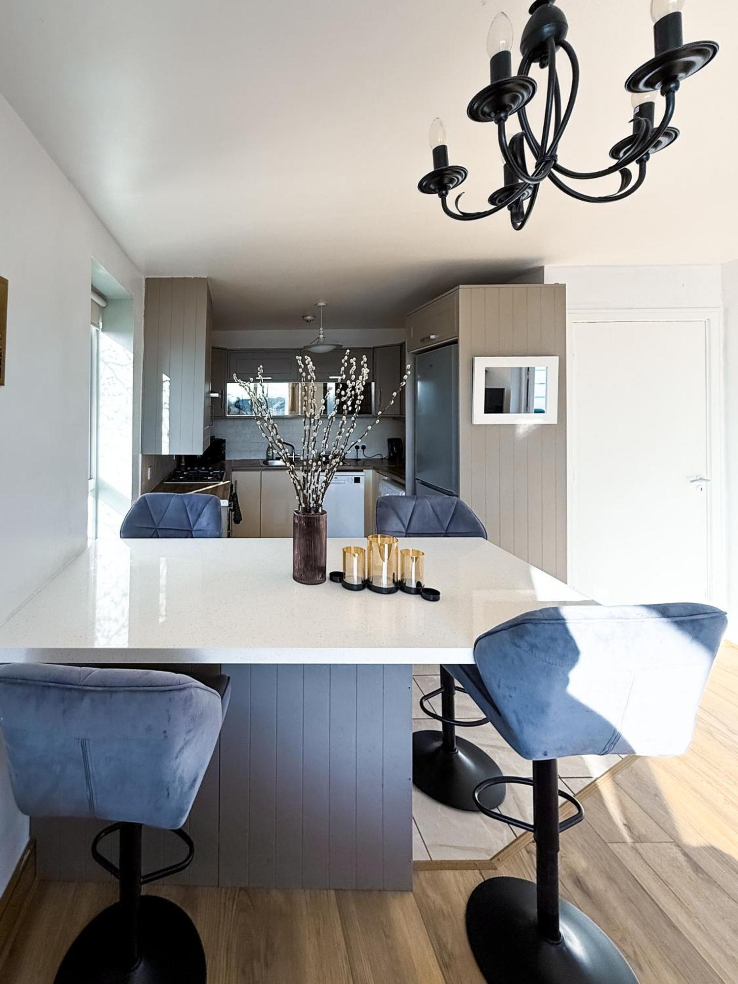 Skyview Retreat Spacious Comfort Lucan Luaran gambar